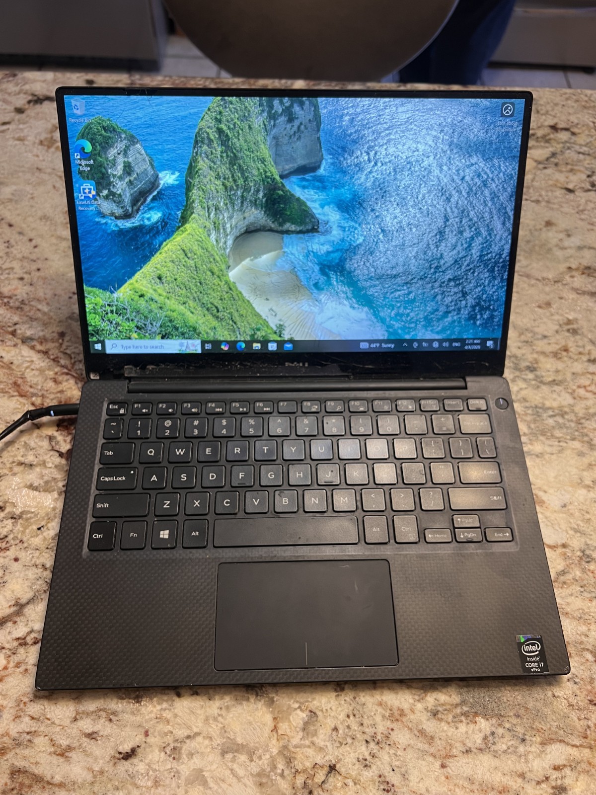 Dell XPS 13 9343- Working PC - Smashed Screen/No Battery - 256GB SSD - READ gallery