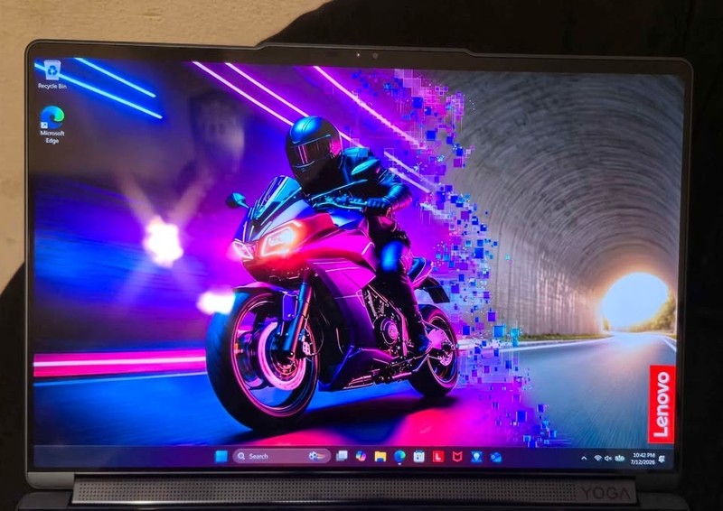Lenovo Yoga Book 9i 14” 2.8K Dual Screen OLED Laptop Ultra 7 255H 16GB 1TB Teal gallery