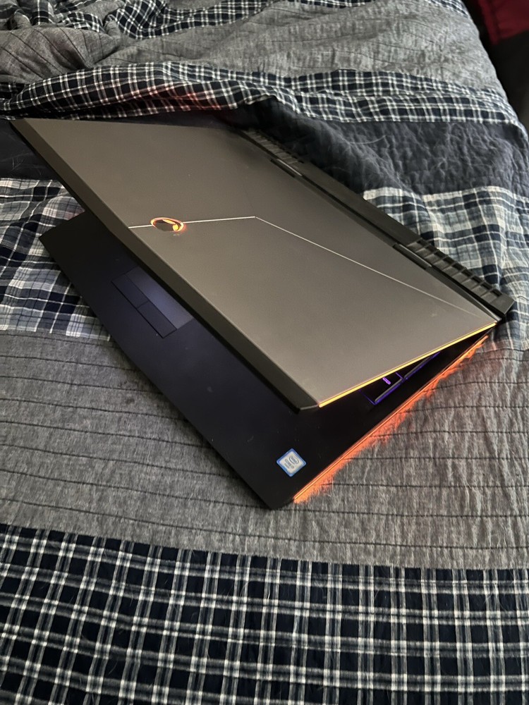 Alienware 17 R4 17.3" Intel I7-7700HQ, 16GB RAM, 128GB SSD + 1TB HDD, GeForce...