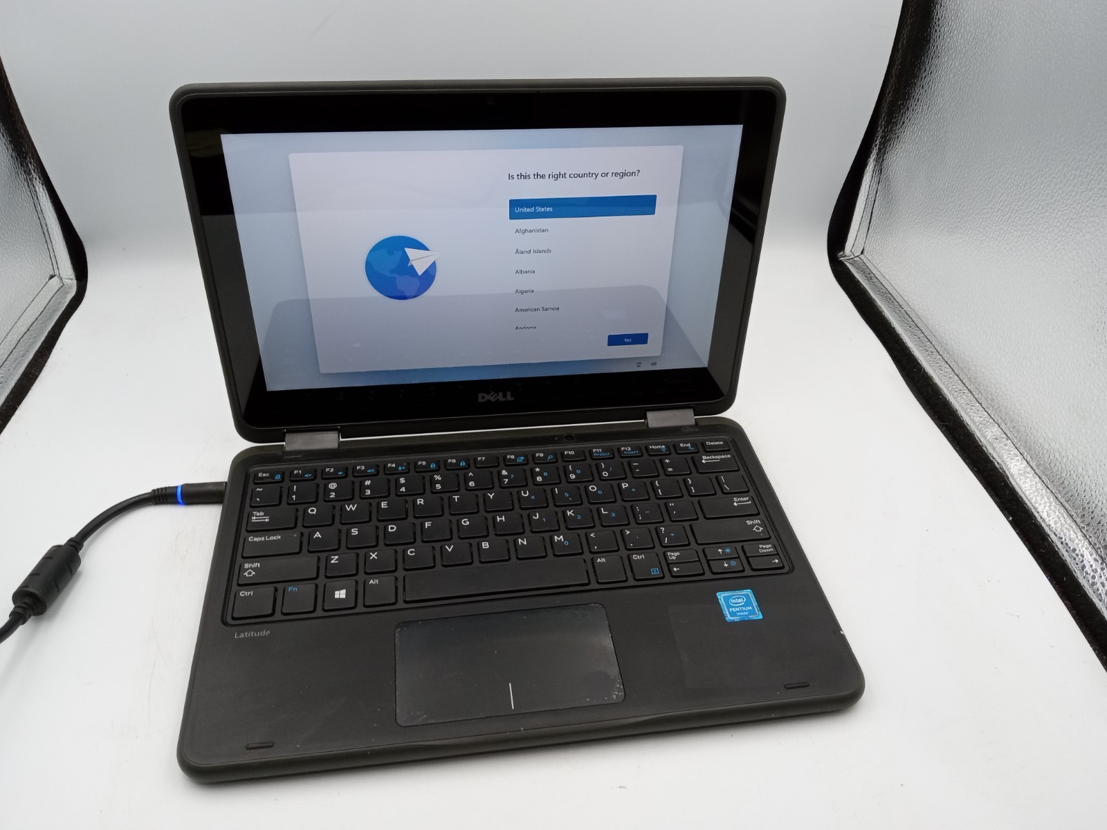 Dell Latitude 3189 11.6" 2in1 Touch Pentium 4GB RAM 128GB SSD Win11 - C-GRADE gallery