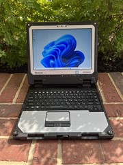 Panasonic Toughbook CF-33 2.80GHz Win 11 Core i7-7600U 16GB RAM 2TB SSD 1090Hr