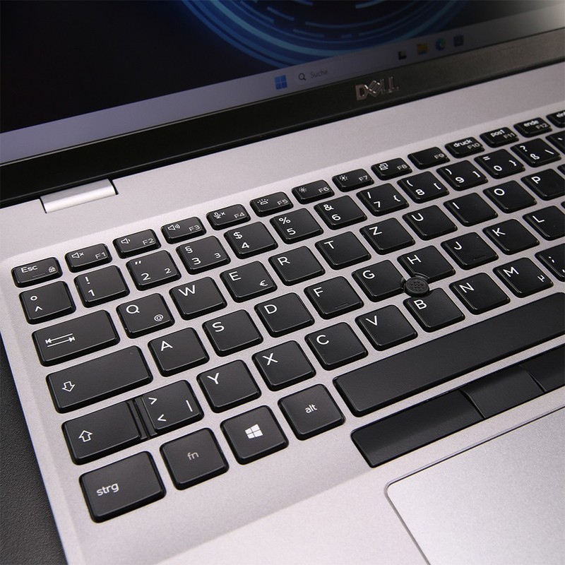 Dell Precision 3550 // i7-10610U, 32GB RAM, Quadro P520, 512GB SSD gallery