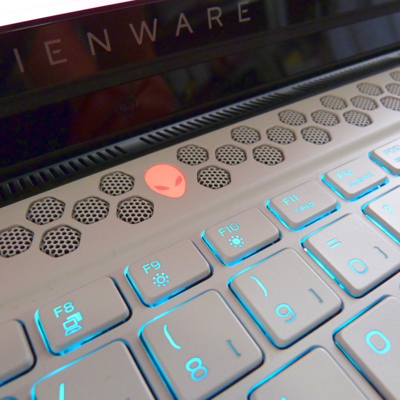 Alienware Area 51m R2 SLIM HIGH END l 17 inch 4K UHD Gaming RTX 2070 i9 64GB RAM gallery
