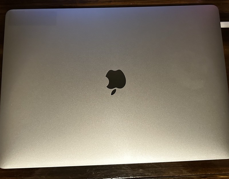 Apple A1990 MacBook Pro 2018 6-Core Intel i7-8750H@2.2GHz, 16GB DDR4, 500GB SSD gallery