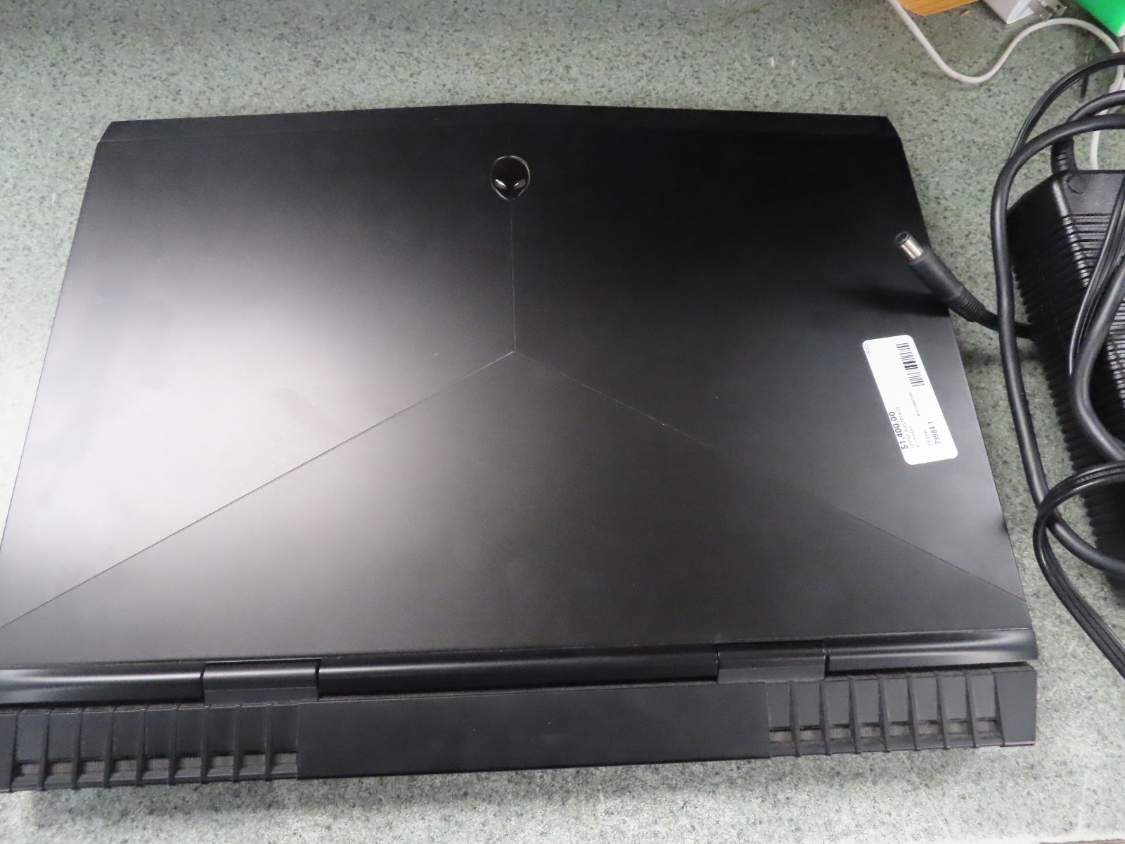 Alienware 17 R5 Gaming Laptop , I9-8950HK, 16GB RAM, 500gb gallery