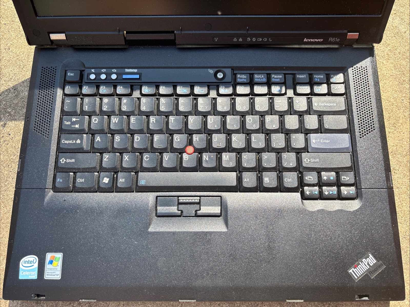 Lenovo ThinkPad R61e 15" Laptop Intel Celeron UNTESTED FOR PARTS gallery