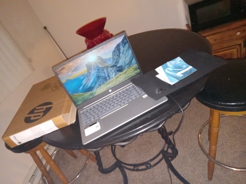 HP 15-FD0081WM 15.6'' (128GB UFS Intel Pentium N200 1.1GHz 4GB RAM) Laptop -... gallery