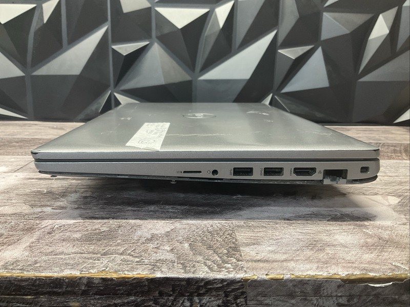 Dell Latitude 5520 / i5-11th, 12th or 13th Gen / No RAM No SSD / A20 gallery