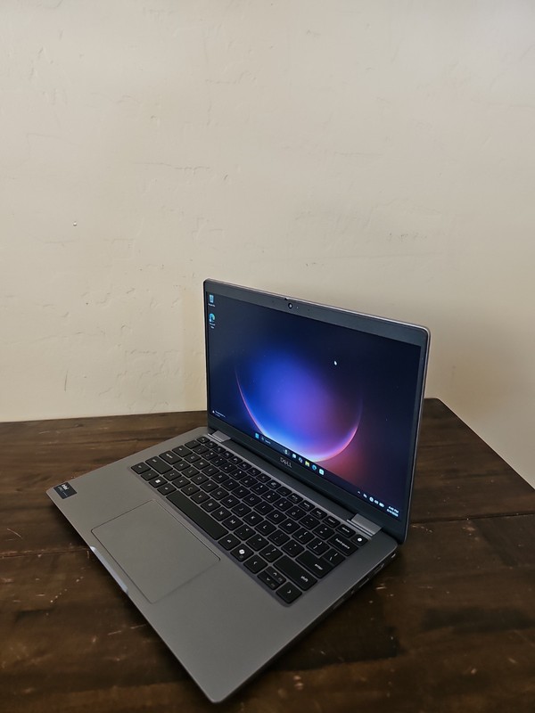 Dell Latitude 5350 13.3" Core Ultra 7 165U 1.7GHz 32GB RAM 512GB SSD gallery