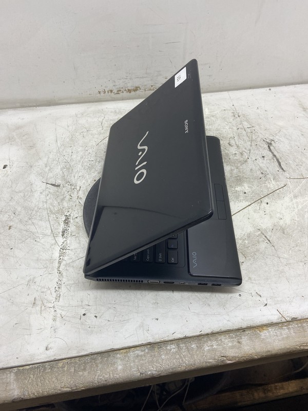 Sony VAIO VPCCCW Intel Core i3-M330 2.13 GHz 4 GB NO HDD gallery