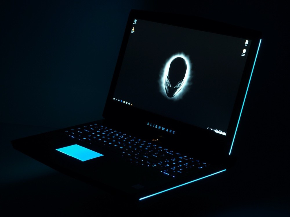 Alienware 15 R4 15.6in i7-8750H 16GB 1TB SSD GTX 1060 Win 11