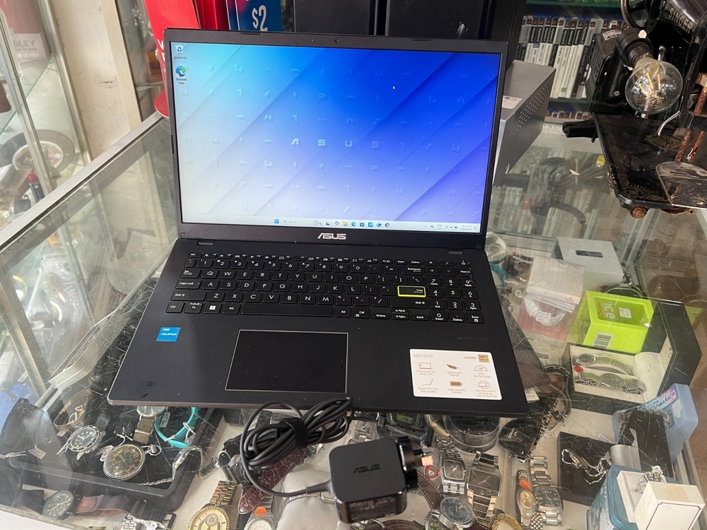 ASUS VIVOBOOK GO 15 E510K WINDOWS 11 HOME 128GB SSD 4 GB RAM / 15.6"