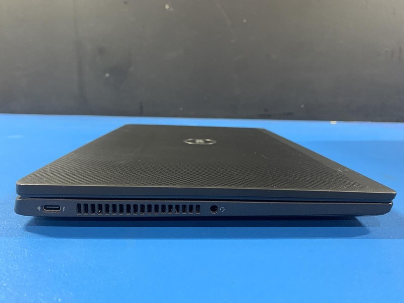 Dell Latitude 7330 Core i7-1265U 2.69GHz 16GB DDR4 256GB SSD Iris NO OS gallery