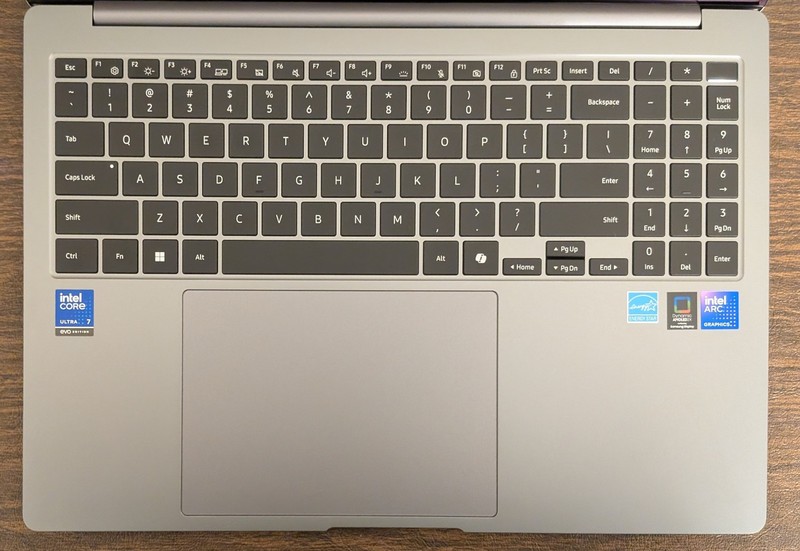 Samsung Galaxy Book5 Pro 16" 3K OLED Touch (Core Ultra 7 258V, 32GB/1TB SSD) gallery