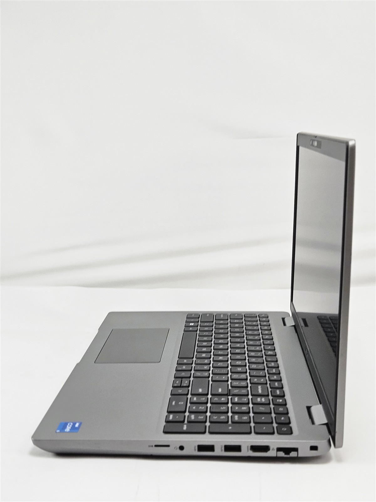 Dell 15.6" Precision 3571 Intel Core i5-12600H 16GB RAM 256GB SSD FHD T600 Gray gallery