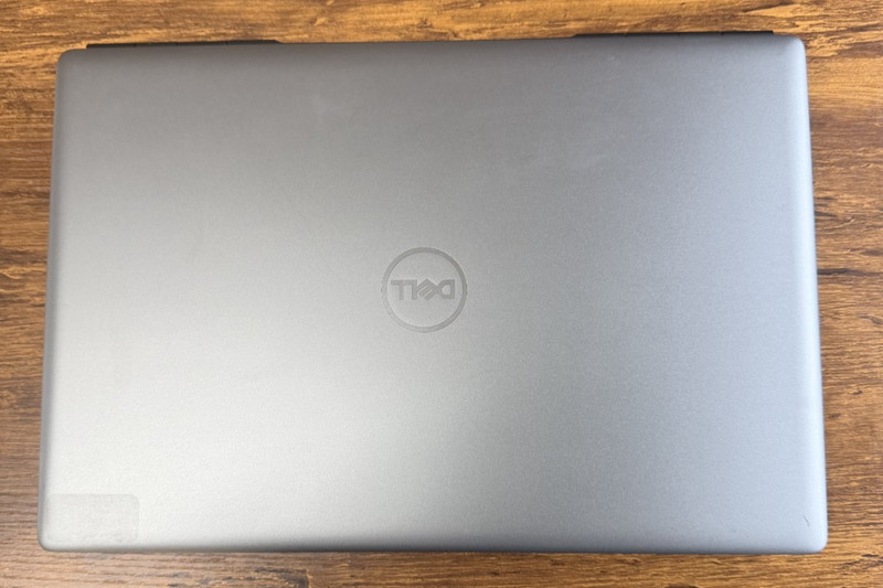 Dell Precision 7560 Intel(R) Core(TM) i9-11950H 32 GB RAM 1 TB SSD 15.6" gallery