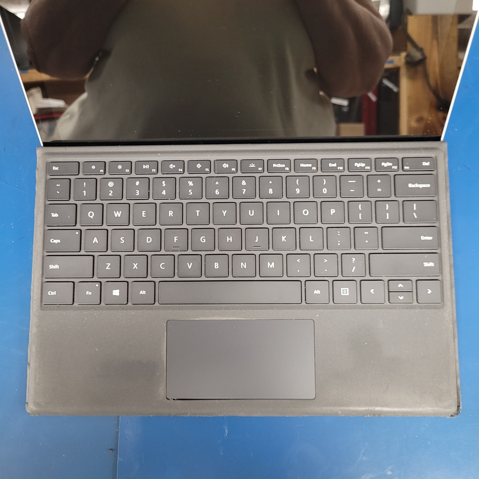 MICROSOFT 1796 TABLET 128 GB POWERS ON BUT DISPLAY IS BROKEN - PARTS gallery