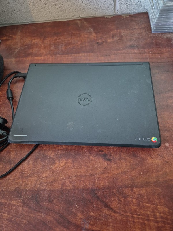 Dell Chromebook 11 P22T 2GB W/Charger B2 gallery