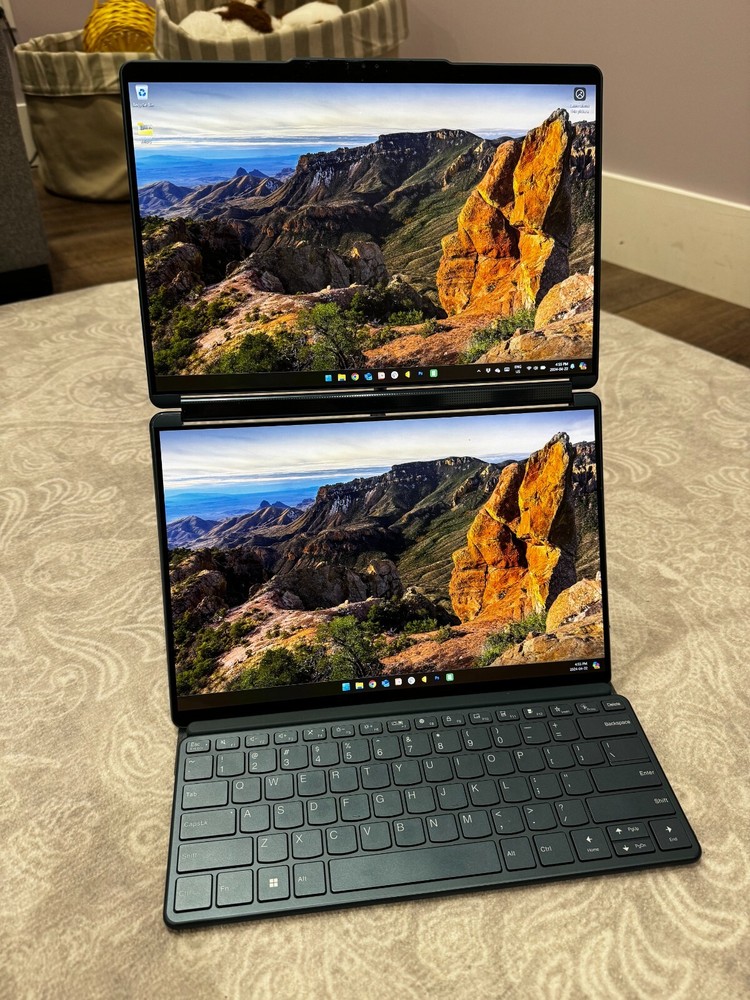 Yoga Book 9 13IRU8 512 GB SSD - Mint Condition