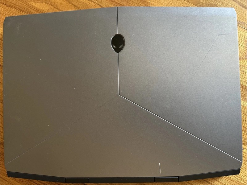 Alienware M15 P79F 15.6" i7-8750H, 16gb RAM, GeForce GTX 1070,1TB SSD Win10. gallery
