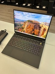 Dell Alienware M18 R2: 18″ / i9-14900HX / RAM 32Gb / RTX 4070 / SSD 2tb / Win 11