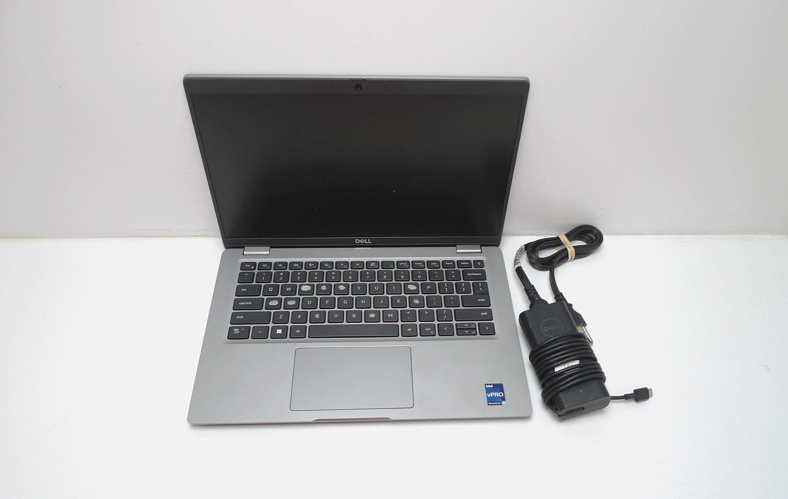 Dell Latitude 5430 | i5-1235U | 16GB RAM | 512GB NVMe | Linux, Charger, Key Wear gallery