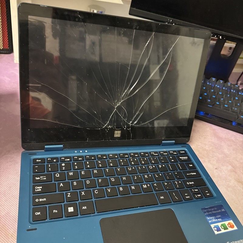 Gateway Convertible 11.6" (64GB SSD, Intel Celeron 4020, 1.10GHz, 4GB RAM)... gallery