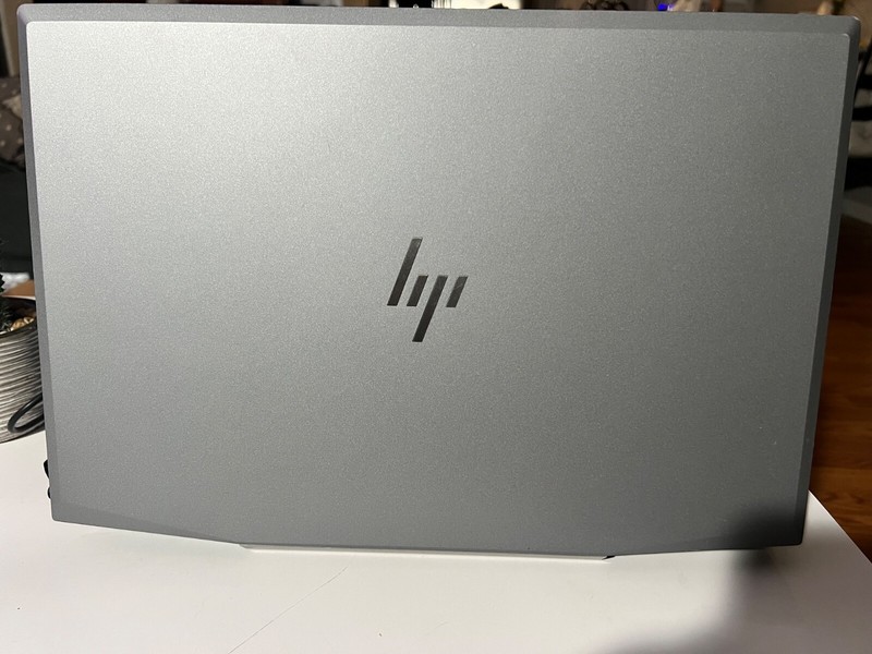 HP ZBook 15v G5 15.6" Mobile Workstation 4K UHD Intel Core i5-8300H Quad-core gallery