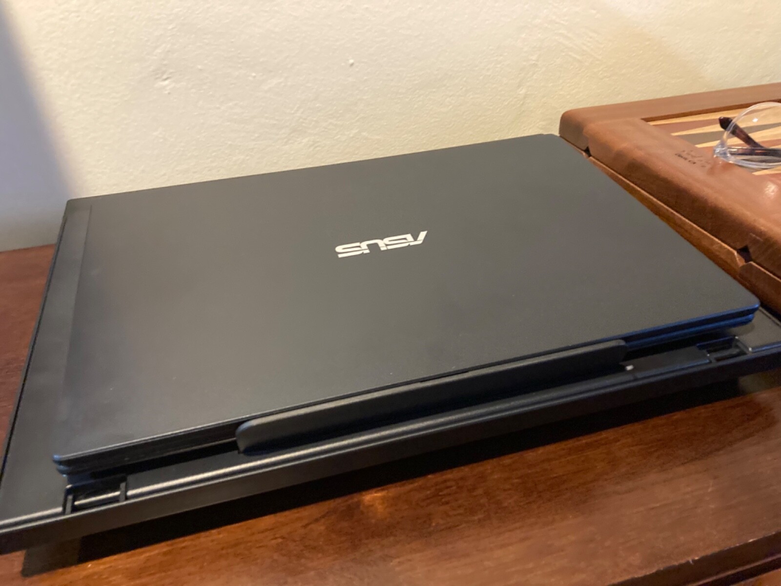 ASUS L410 14" (64GB SSD, Intel Celeron N4020, 2.80 GHz, 4GB) Notebook/Laptop... gallery