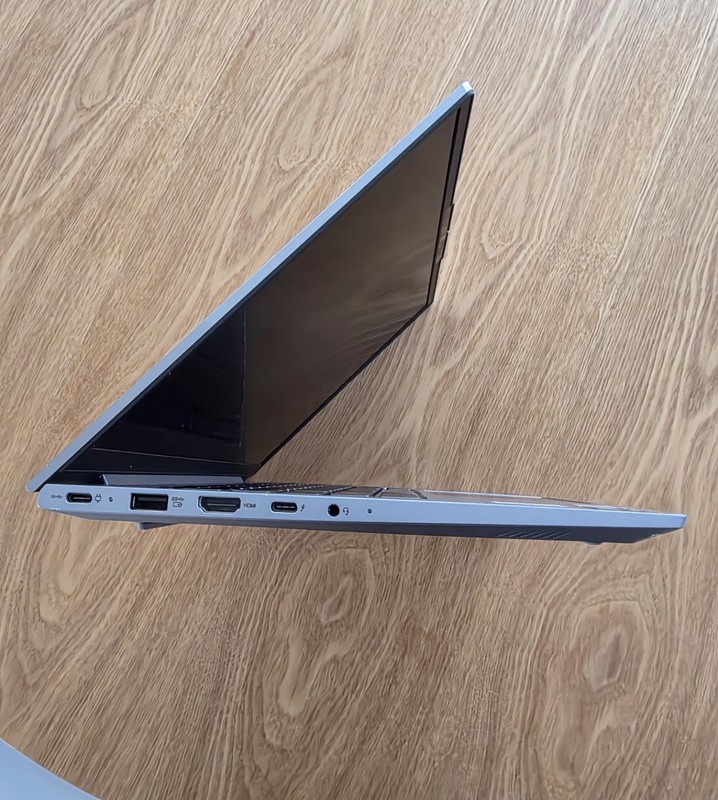 Lenovo ThinkBook 14 G7 IML FHD+ TOUCH 1.7 GHz Ultra 7 155U 16GB 256GB SSD gallery