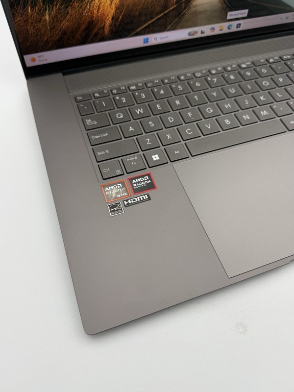 ASUS Zenbook S 16 16” - Ryzen AI 9 HX 370 | 32GB RAM | 1TB SSD (READ DESC) 73C gallery
