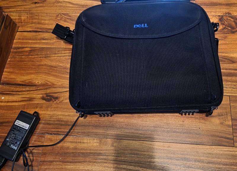 VTG Dell Latitude C600 Laptop w/ Charger ~ XP ~ Intel Pentium III 850 MHz 128 MB gallery