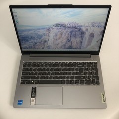 Lenovo IdeaPad 15.6″ Slim 3 12th Gen i5-12450H 8GB Ram 512GB SSD Window 11 Pro .