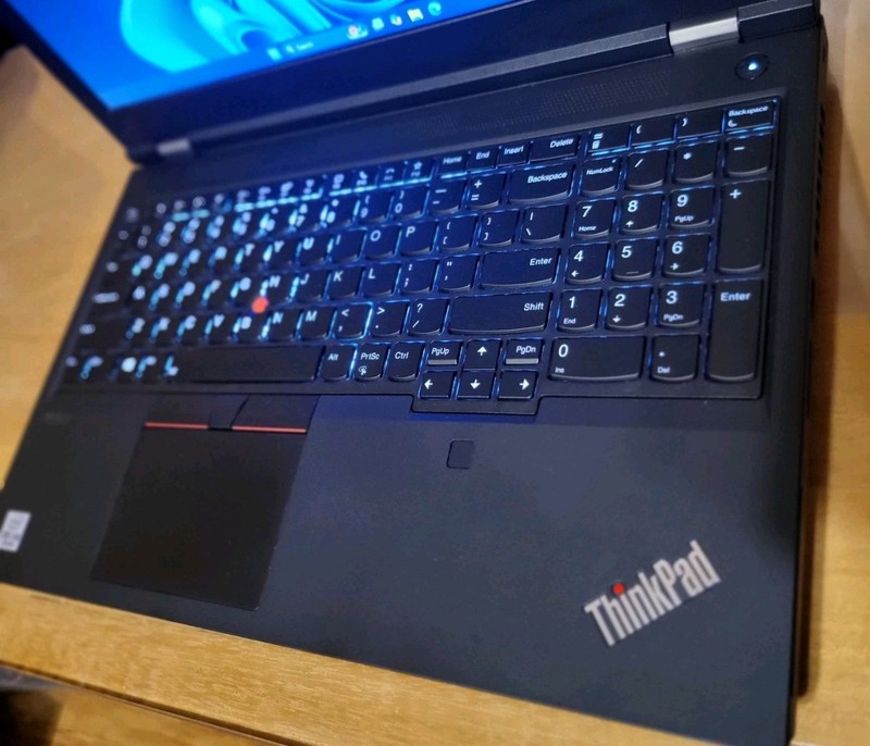 ThinkPad P15 Gen1 i7-10850H 32GB RAM 512GB SSD NVIDIA T2000 4GB 072202 gallery