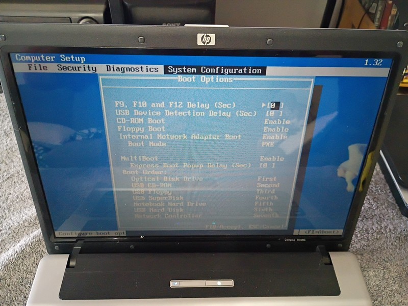HP Compaq 6720s Intel Celeron M CPU 530 gallery