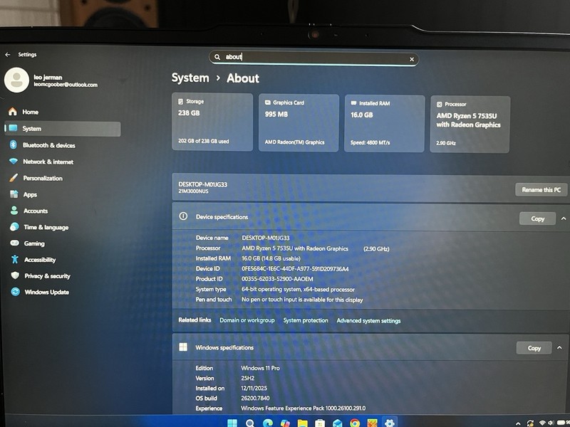 Lenovo ThinkPad E14 gen 6AMD Ryzen 5 7535U 16GB 238GB SSD Windows 11 Pro 14" gallery