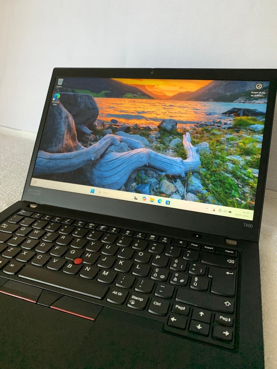 Lenovo ThinkPad T490 i5-8365U 4x4.1Ghz Max 16GB 2TB SSD 14.1" FHD IPS Win11 gallery