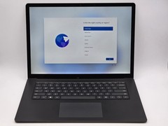 MICROSOFT Surface Laptop 5 15″ 2496 x 1664 Touch I7-1265U 512GB SSD 8GB W11P