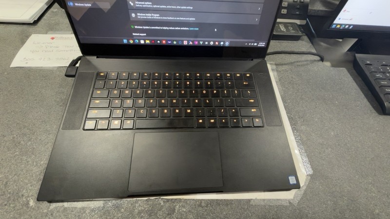 Razer Blade 15 Advanced 318Hz FHD 8 Core i7-10875H 16GB 1TB RTX 2080 SUPER READ gallery