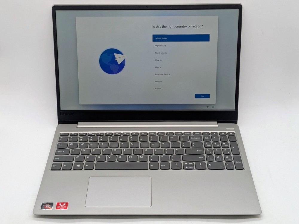 Lenovo IdeaPad 15" FHD RYZEN 5 2500U VEGA MOBILE GFX 256GB 8GB W11 AMD Radeon