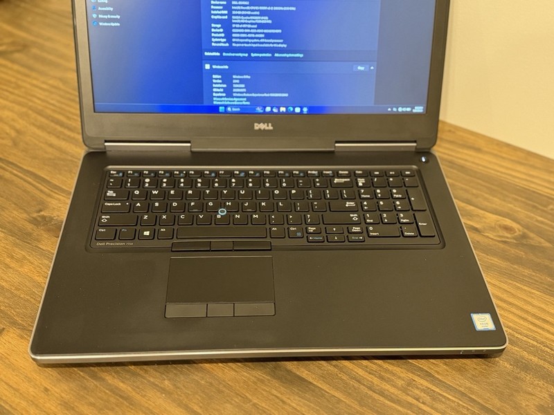 Dell Precision 7710 17.3”|2.80GHz Intel Xeon E3-1505|32GB RAM|512GB SSD|W11 PRO gallery