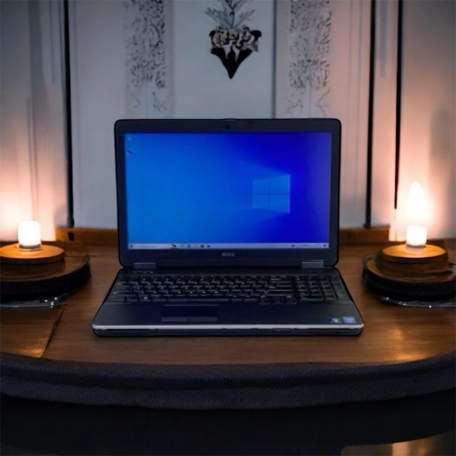 Dell Latitude E6540 i7 vPro -8GB - 256GB SSD -Windows 10 Pro gallery