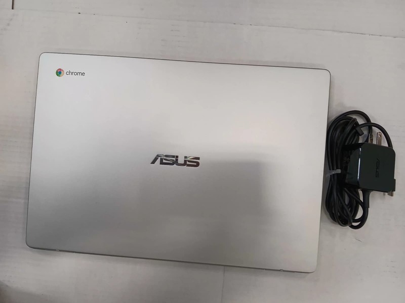 ASUS Chromebook C523NA-DH02 Laptop, 15.6" HD Nano Edge Display with 180 Silver gallery