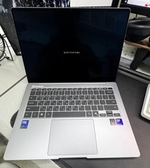 SAMSUNG Galaxy Book 5 Pro 14″ / Silver / Ultra 7 32GB / 1TB / NT940XHA-KD72