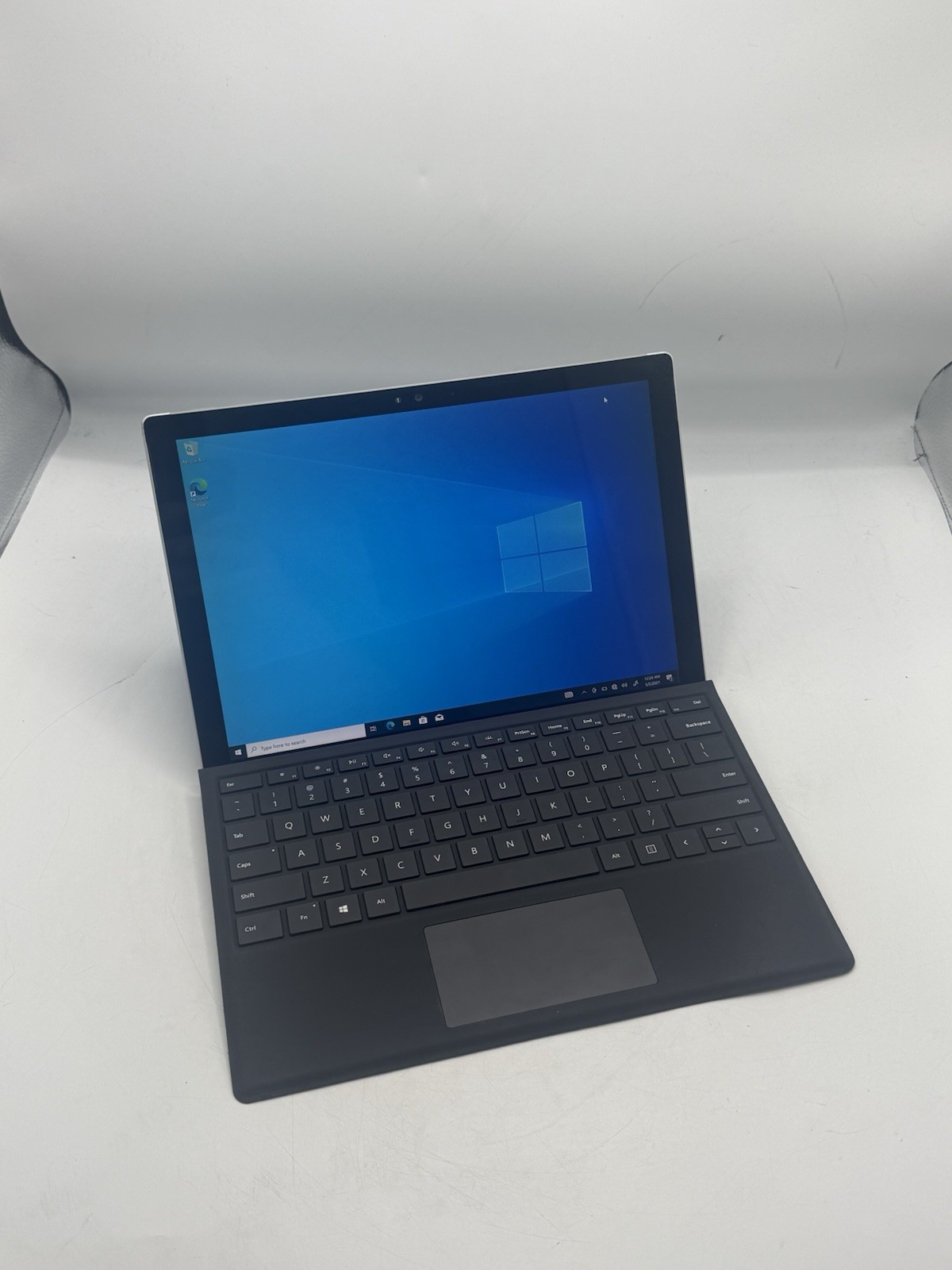 Microsoft Surface Pro 4 1724 12.3” Intel i5-6300U 8GB RAM 256GB SSD WIN10P gallery