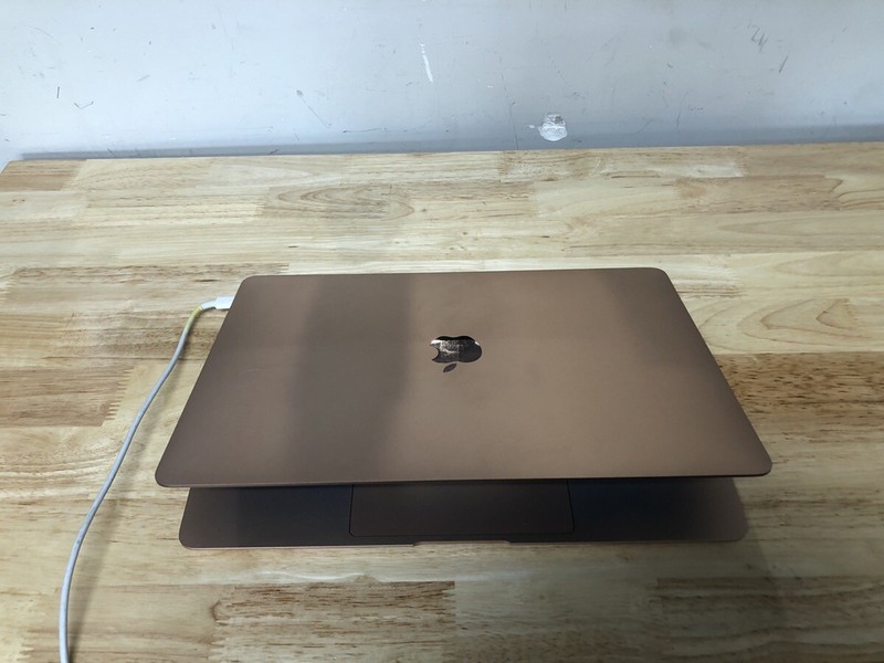 APPLE Laptop/Netbook MACBOOK AIR A1932 (EZ5006390) gallery