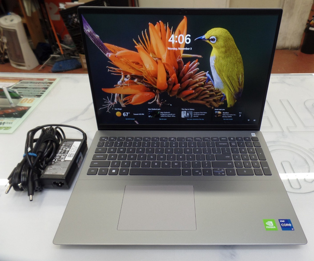 Dell Vostro 5620 16" i7-1260P 2.10GHz 16GB 512GB SSD W11P GeForce MX570 Warranty