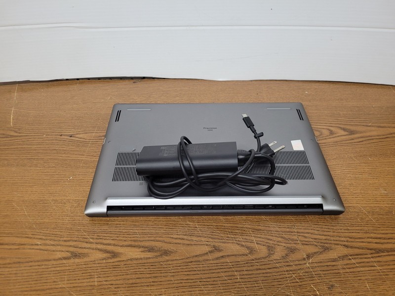 Dell Precision 5690 16" Ultra 9 185H 64GB 2TB - Very Good gallery