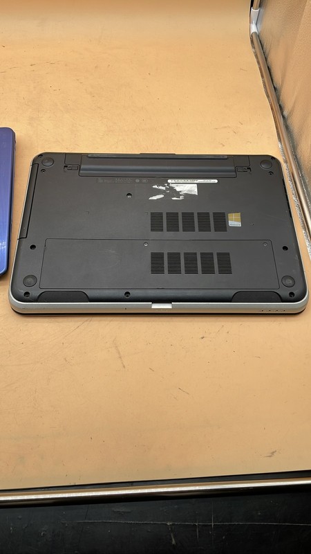 Dell Latitude D630 ATG 14.1'' & Acer Aspire F5-573 N16Q2 15.6'' Laptops No HDD gallery