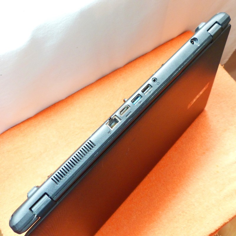 FAULTY Acer ES1 531 UltraBook 15 inch l SSD l 8 GB RAM HOBBYIST gallery